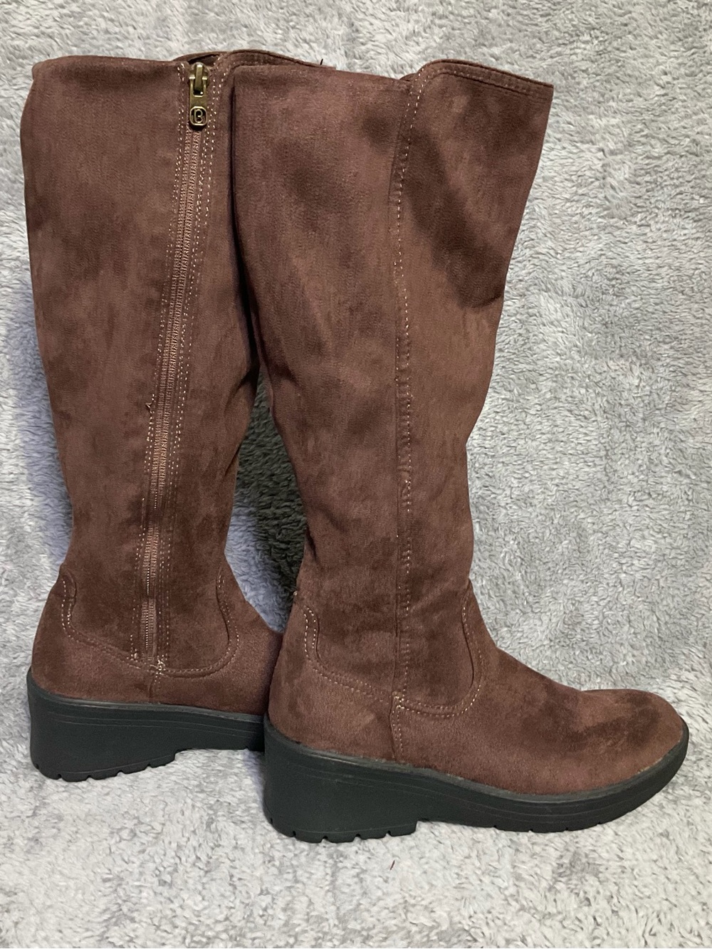 BZees Brown Suede Knee-High Women's Boots -5.5M